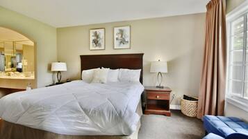 1 bedroom, desk, WiFi, bed sheets