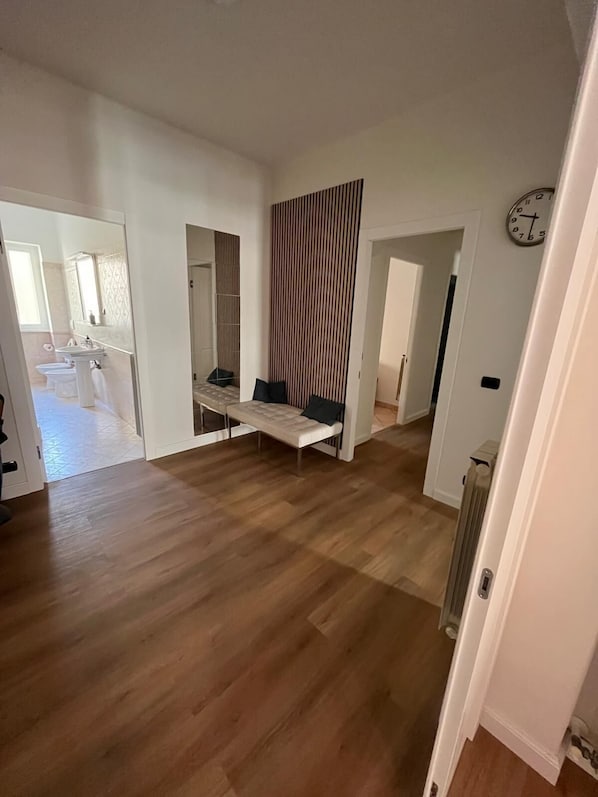 Interior - House Trieste - Viale Libia Super Connected with Historic Center. (Roma)
