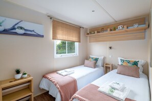 2 soverom, safe på rommet, skrivebord og strykejern/-brett