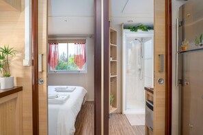 2 Schlafzimmer, Zimmersafe, Schreibtisch, kostenloses WLAN