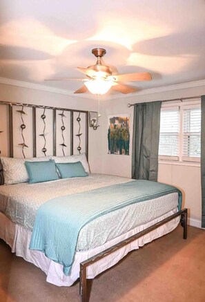 2 bedrooms, desk, free WiFi, bed sheets