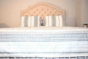 2 quartos, escrivaninha, Wi-Fi de cortesia, roupa de cama