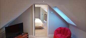 Reopened for 2024 Season Warm & Cosy Little Chalet