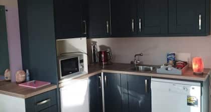 Reopened for 2024 Season Warm & Cosy Little Chalet