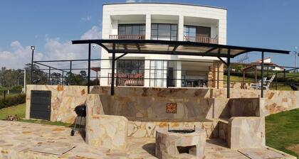 Private Area in Mesa de los Santos, Near the Mercado Campesino