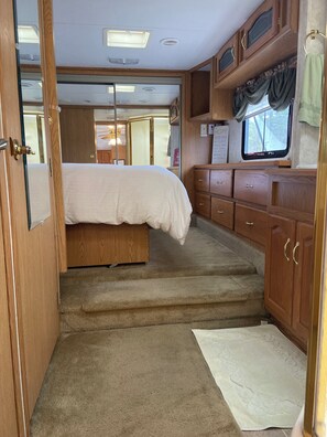 1 quarto, cofres nos quartos, Wi-Fi de cortesia, roupa de cama