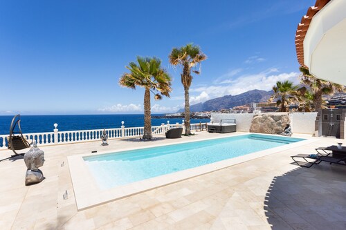 Atlantic Dream with pool and jacuzzi Only Adults