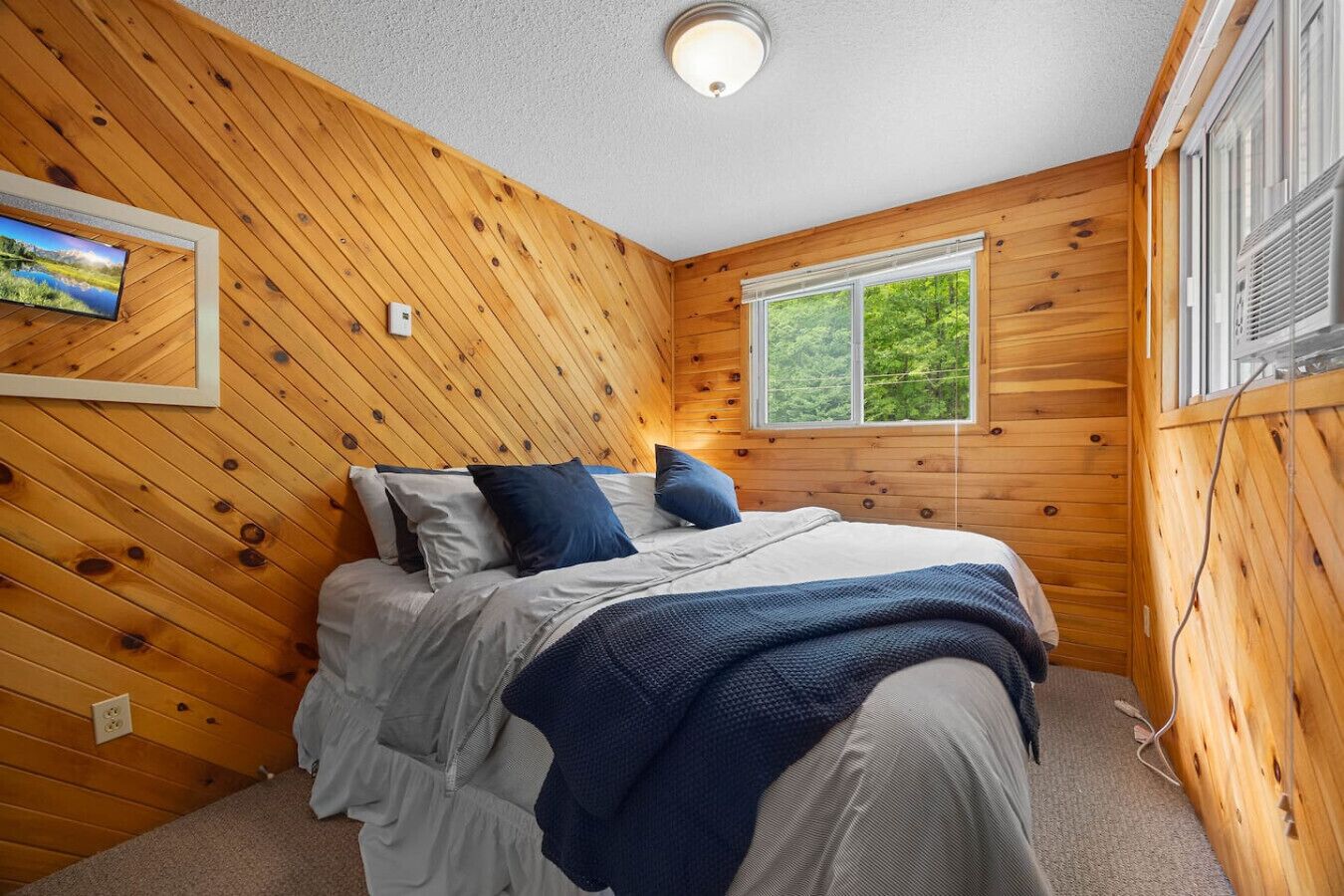 4 bedrooms, desk, free WiFi, bed sheets