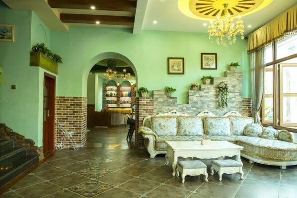 Interior - Shizhushanse Theme Garden Hotel (Shizhu County)