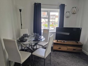 Apartment | View from property - Watford Crescent Apartment Retreat (Watford)