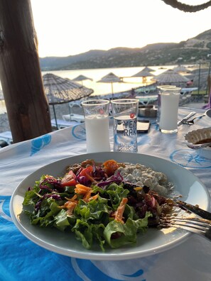 Khu ẩm thực ngoài trời