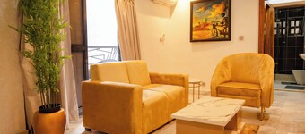 1-bed Flat - Lekki Phase 1 - Pool - Spa - Balcony