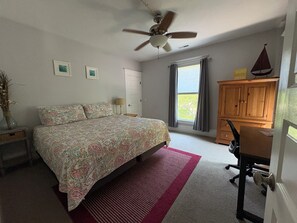 2 habitaciones, caja de seguridad en la habitación y escritorio 