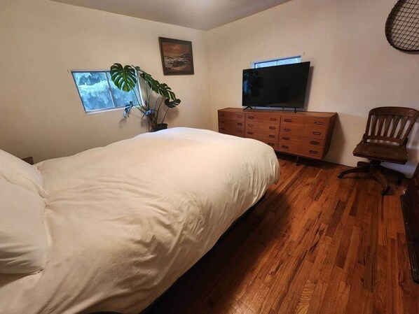 2 chambres, fer et planche à repasser, Wi-Fi, draps fournis