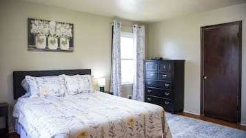 2 habitaciones, escritorio, tabla de planchar con plancha y wifi gratis