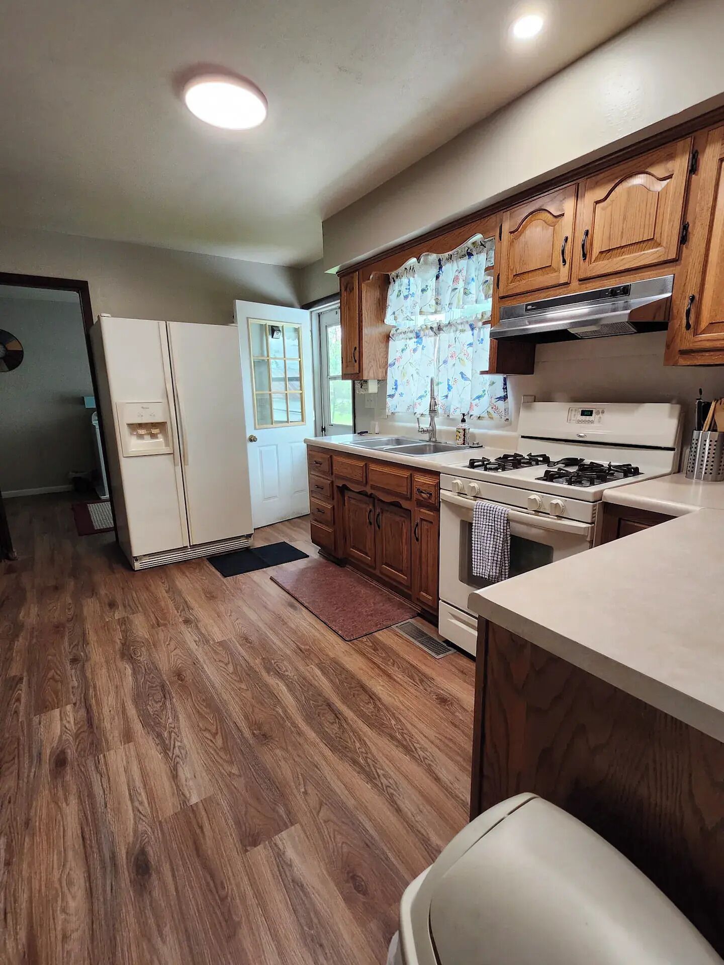 冰箱、微波炉、烤箱、炉灶