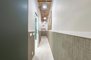 Interior - BeBarceloner Badal Apartments - 2 bedrooms (Barcelona)