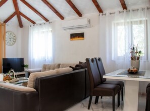 TV - Authentic Dalmatian Treasure Homes - House Azur (Orebic)