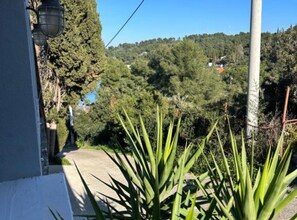 Property grounds - Family House Aldo - Family House with Four Bedrooms and Sea View (Rogac)