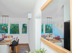 Dining - Apartment Matko - Two Bedrom Apartment with Beach View (Ploce)