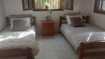 2 bedrooms, iron/ironing board, WiFi, bed sheets