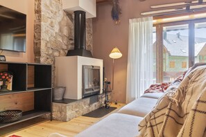 Télévision, cheminée