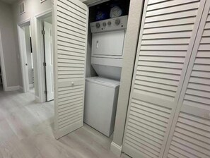 Interior - Awesome Retreat: 662W Business/Pleasure Deal
(Lehigh Acres)