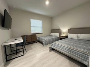 3 soverom, strykejern/-brett, wi-fi og sengetøy