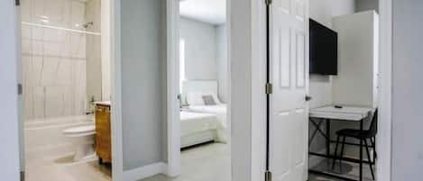 5 Schlafzimmer, Bügeleisen/Bügelbrett, WLAN, Bettwäsche