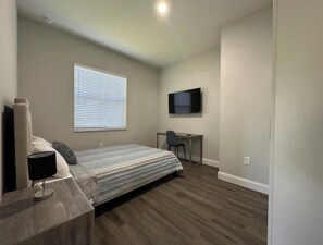 3 chambres, fer et planche Ă repasser, Wi-Fi, draps fournis