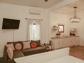 TV - Maison Rouge - Room #3 (Christiansted)