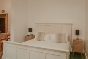 1 bedroom, desk, free WiFi