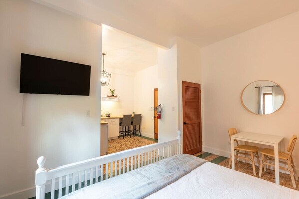 1 bedroom, iron/ironing board, free WiFi