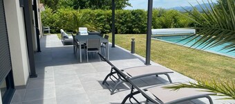 Magnifique Villa avec Piscine à Upie