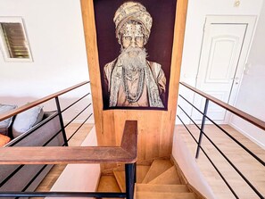 المنشأة من الداخل