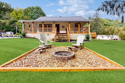 Serene Creekfront House Escape: Relax, Fish, and Unwind