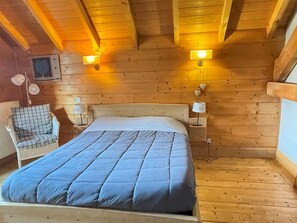 3 slaapkamers, een strijkplank/strijkijzer, wifi, beddengoed