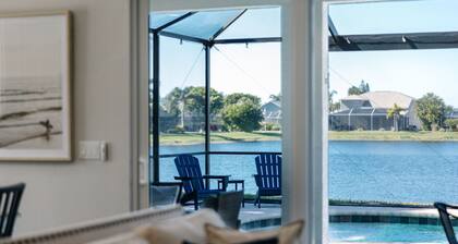 Waterview! 5 Bedrooms! 10 minutes to Fort Myers Beach!