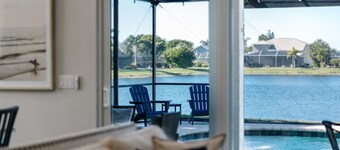 Waterview! 5 Bedrooms! 10 minutes to Fort Myers Beach!