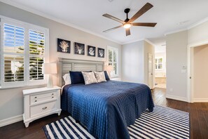 5 bedrooms, desk, iron/ironing board, travel cot