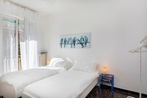 Appartamento, balcone | 2 camere, ferro/asse da stiro, culle/letti per bambini (a pagamento)