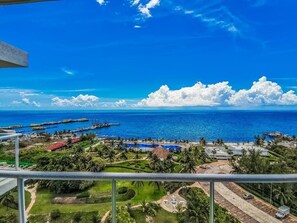 Property grounds - Luxurious Oceanfront Penthouse with Spectacular Views (Cancún)
