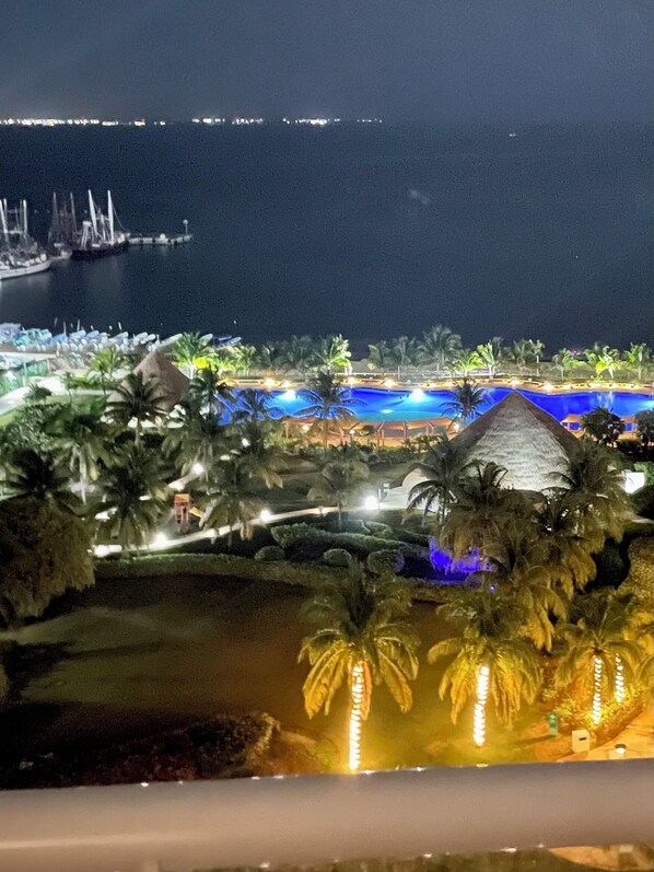 Property grounds - Luxurious Oceanfront Penthouse with Spectacular Views (Cancún)