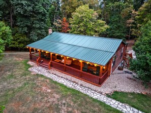 Exterior - Havenbrook~Rustic luxury, 10acres, hot tub (New Plymouth)