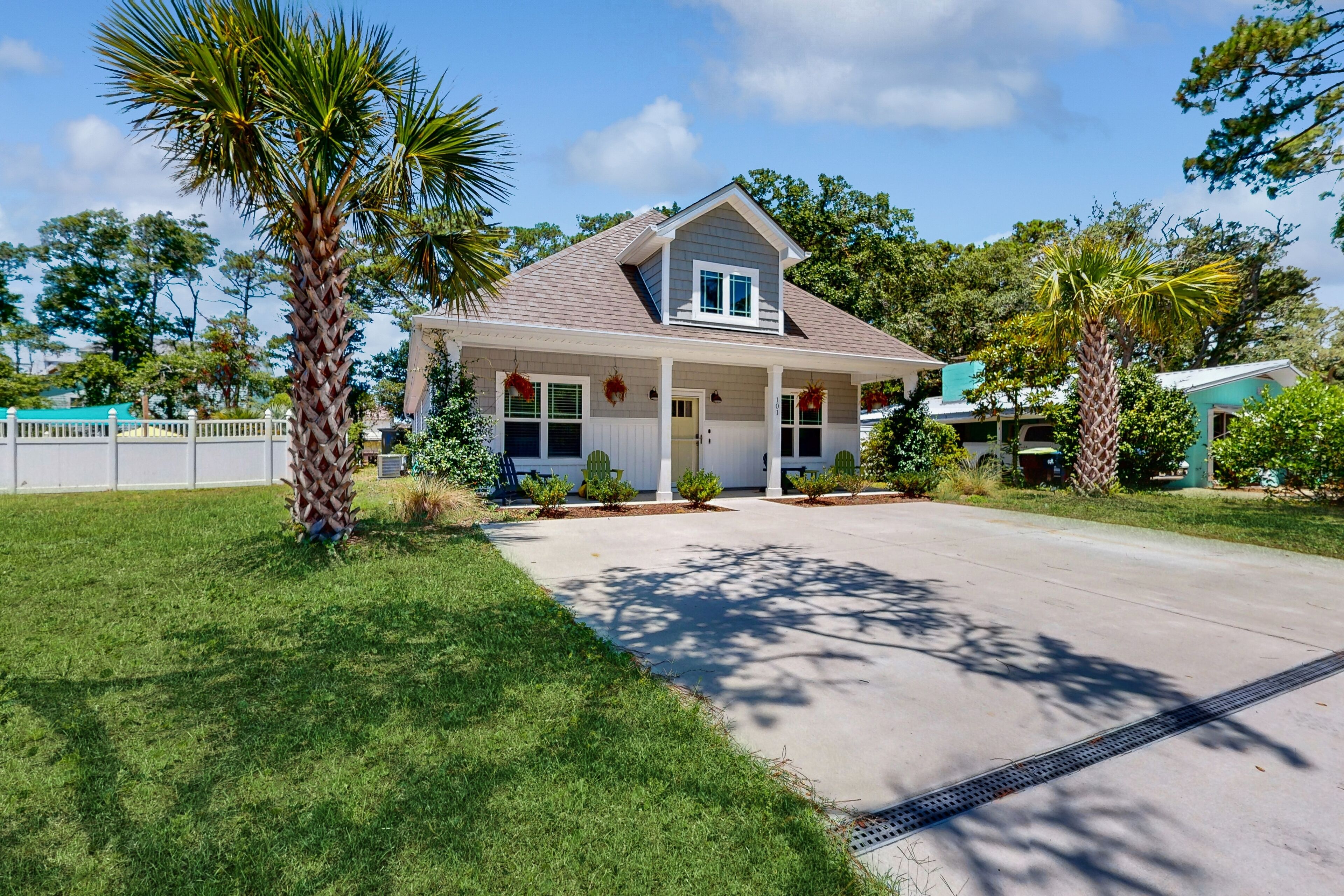Relaxing home near the beach w/ free Wifi, W/D