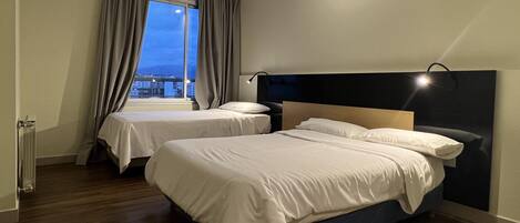 2 chambres, bureau, Wi-Fi gratuit, draps fournis