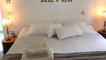 Quarto casal ou duplo conforto, vista para o rio | 1 quarto, Wi-Fi de cortesia