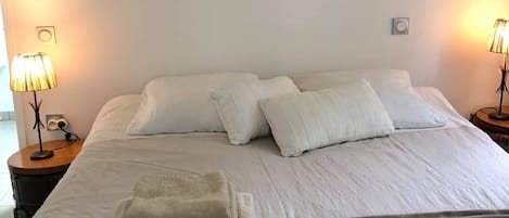 Comfort dubbelrum eller tvÄbÀddsrum - utsikt mot floden | 1 sovrum och gratis wi-fi