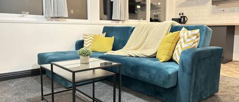 Apartment | Living area | TV