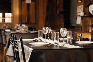 Breakfast, lunch and dinner served